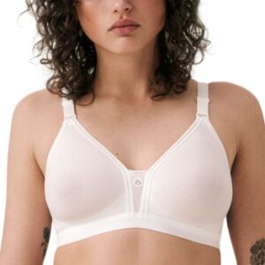 Triumph Triaction Studio Trophy N BH Vit B 75 Dam